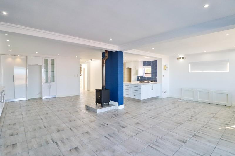 8 Bedroom Property for Sale in Reebok Western Cape